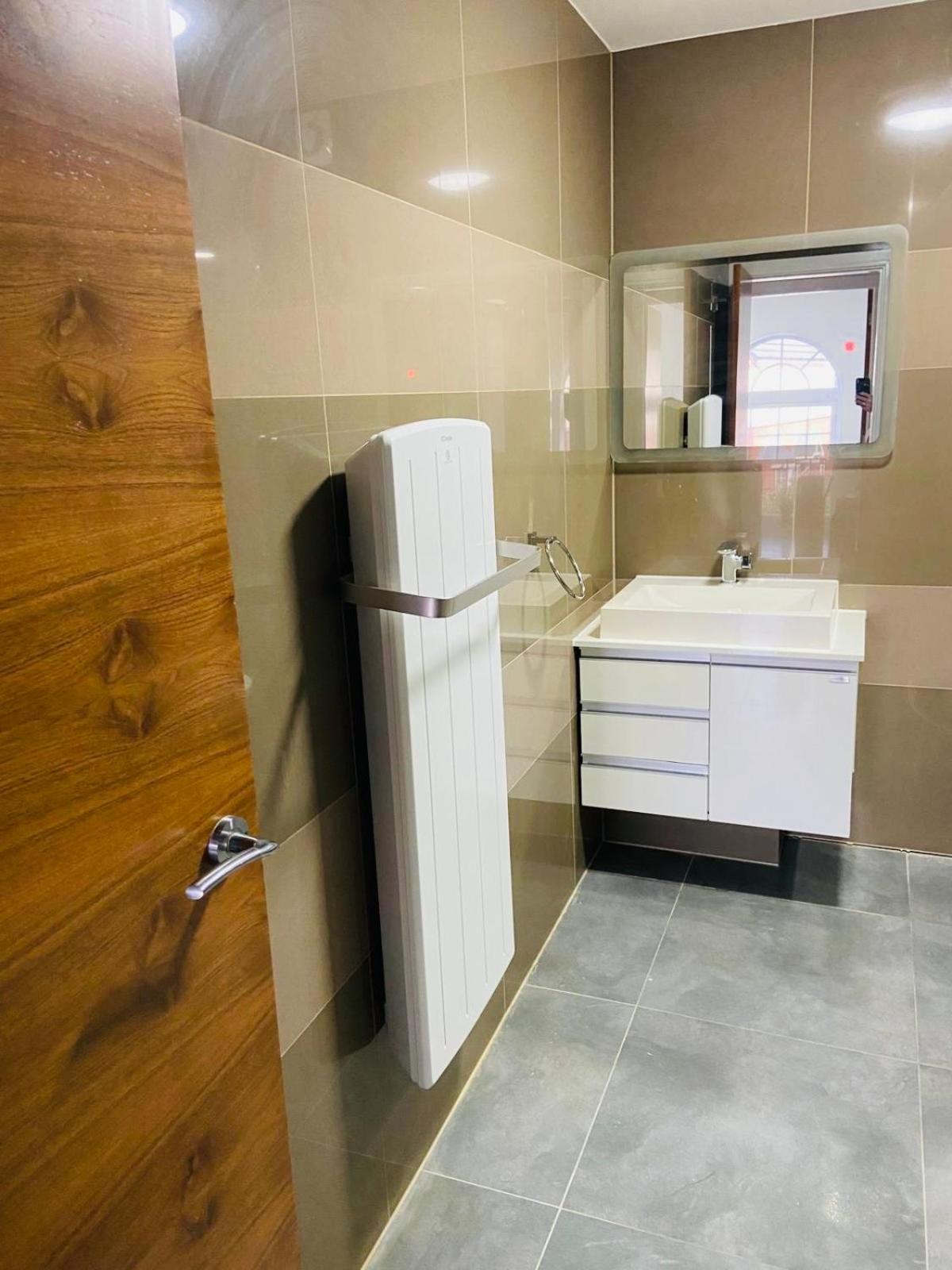 Modern Flat With Free Parking Close To Birmingham Centre Exterior photo